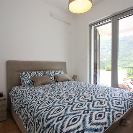 Luxury 1 Bedroom Apartment With Cozy Garden D2-2 In Morinj Cattaro Esterno foto