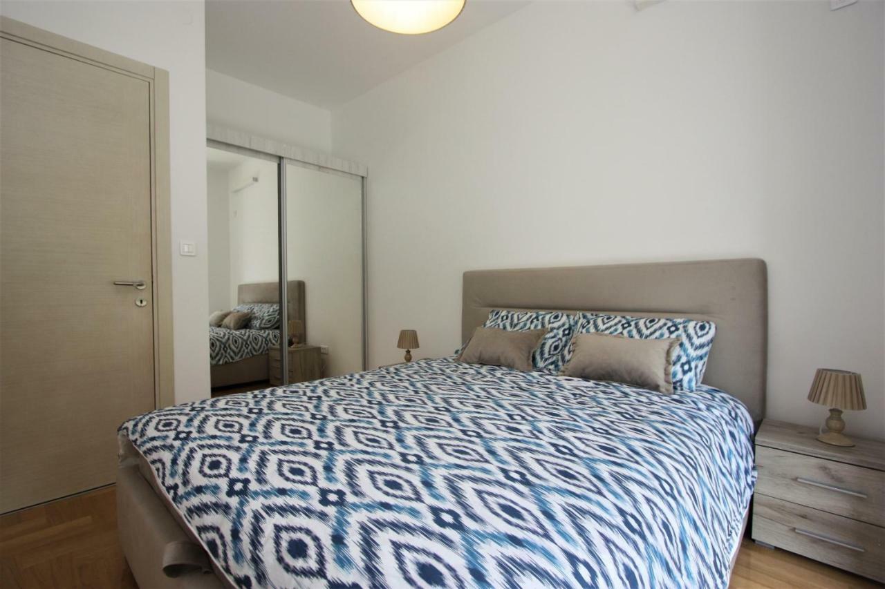 Luxury 1 Bedroom Apartment With Cozy Garden D2-2 In Morinj Cattaro Esterno foto