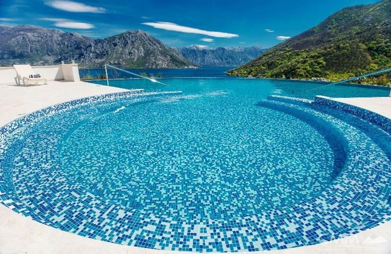 Luxury 1 Bedroom Apartment With Cozy Garden D2-2 In Morinj Cattaro Esterno foto