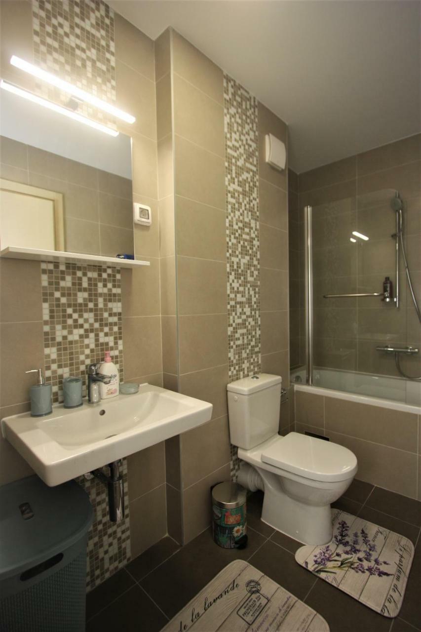 Luxury 1 Bedroom Apartment With Cozy Garden D2-2 In Morinj Cattaro Esterno foto